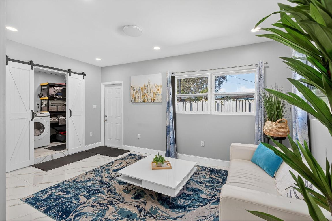 511 Iris, Palm Beach Gardens FL 33410