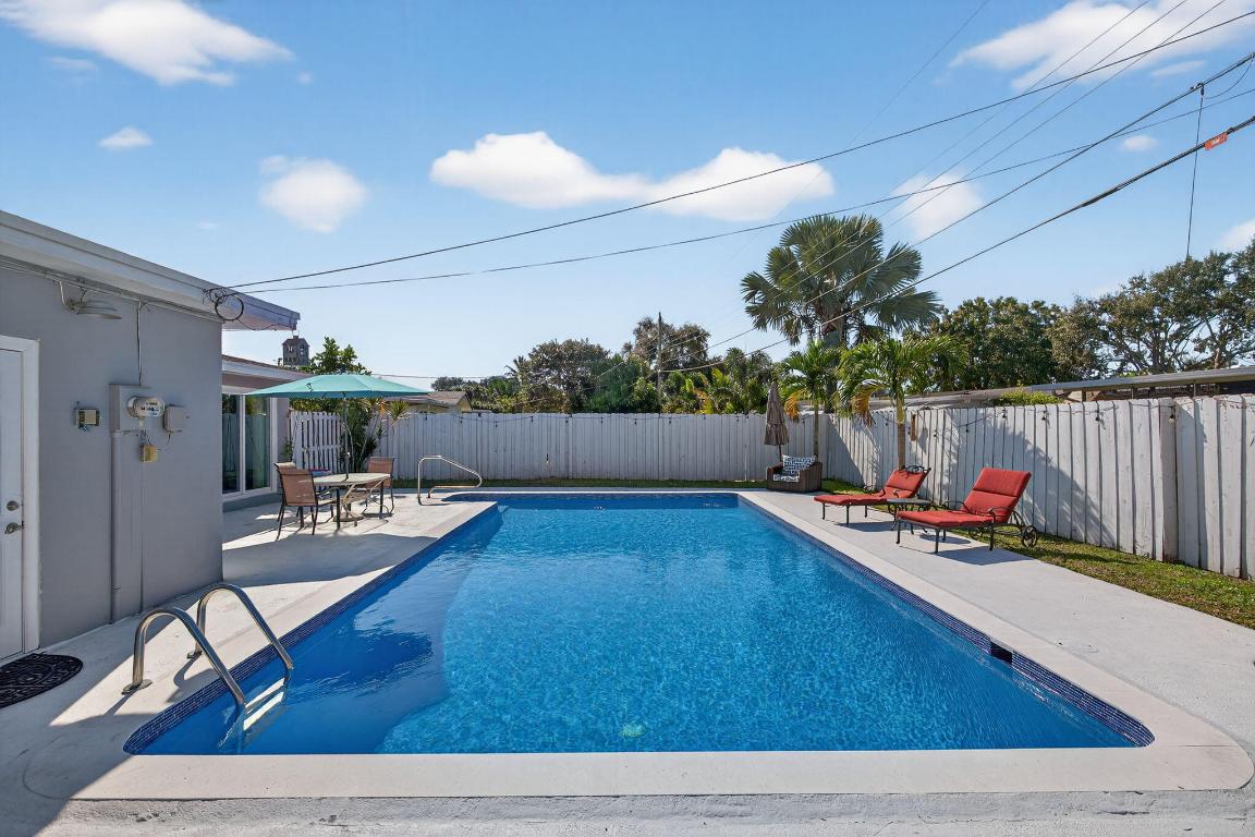 511 Iris, Palm Beach Gardens FL 33410