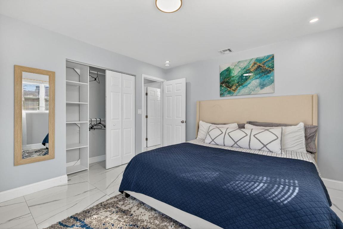 511 Iris, Palm Beach Gardens FL 33410