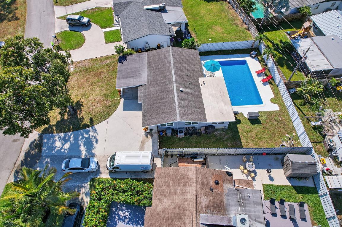 511 Iris, Palm Beach Gardens FL 33410