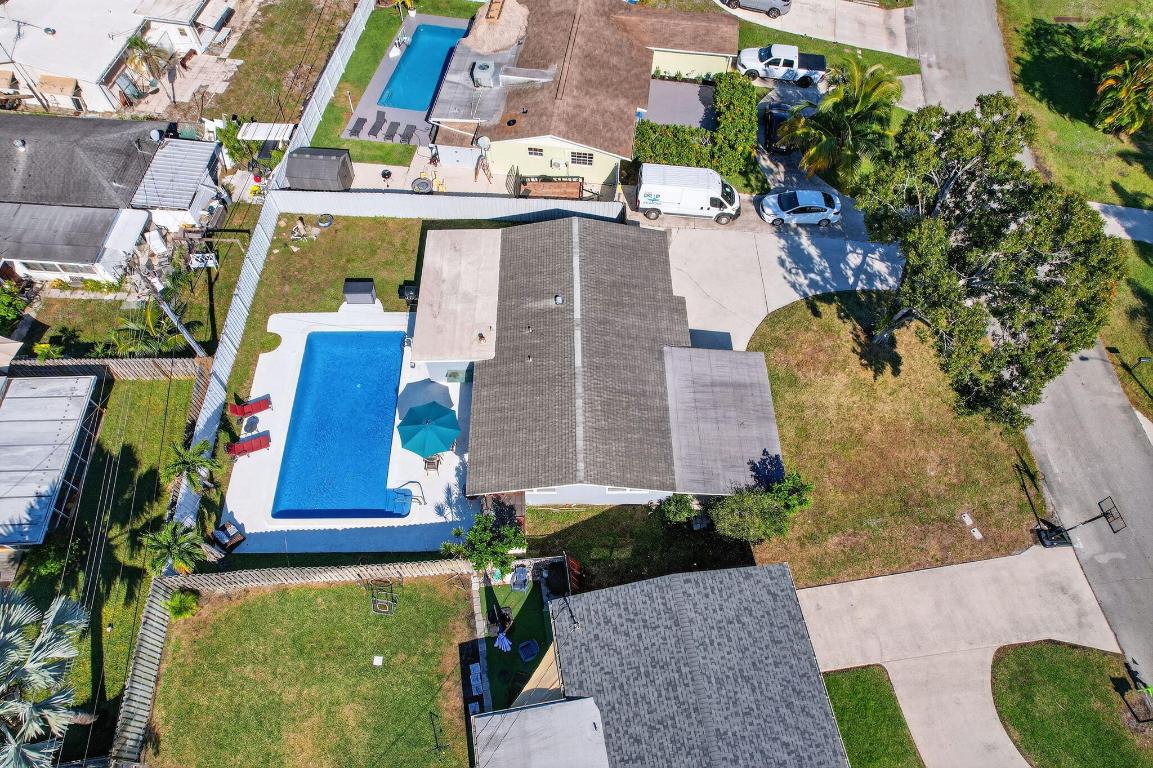 511 Iris, Palm Beach Gardens FL 33410