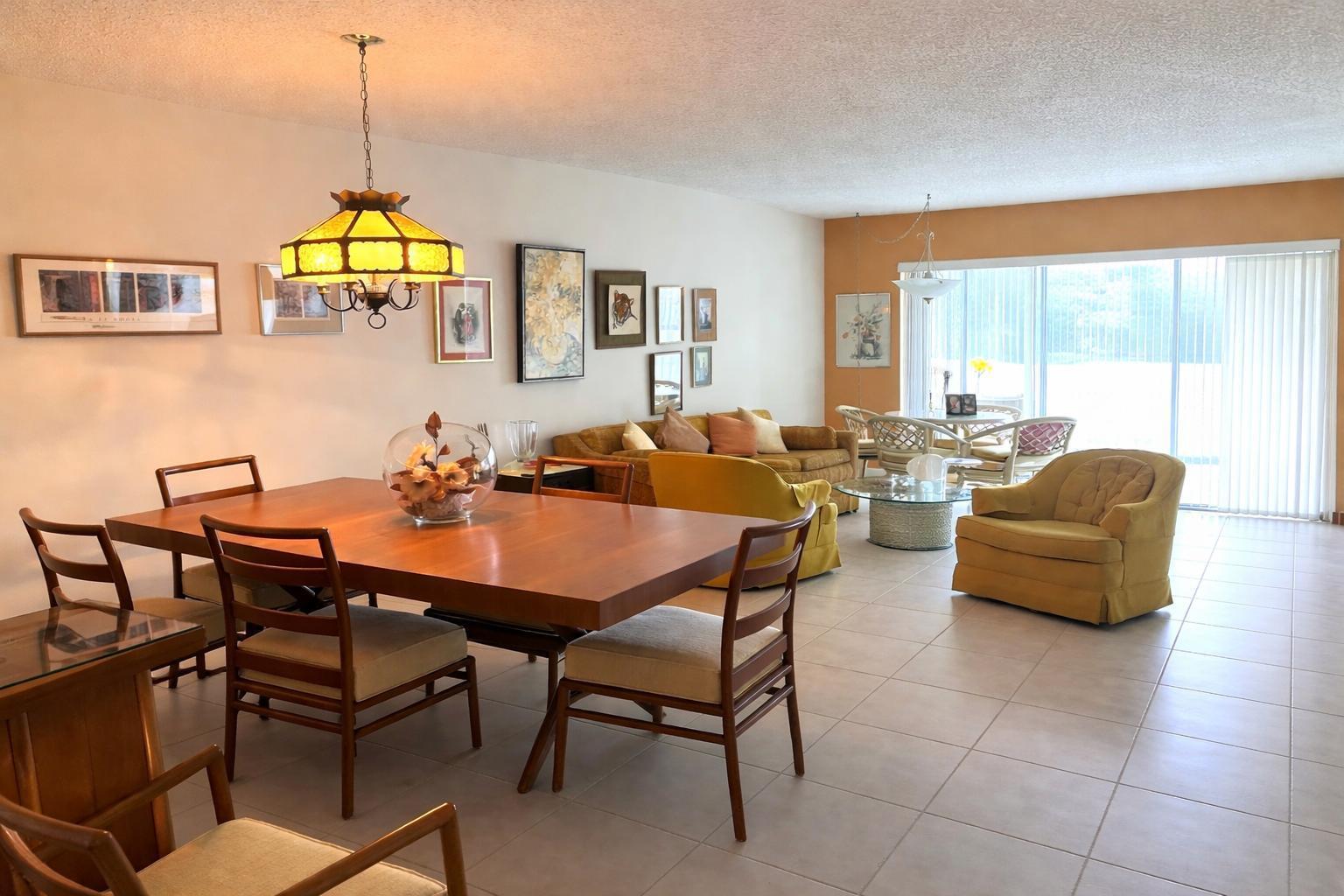 8305 Casa Del Lago #E, Boca Raton FL 33433