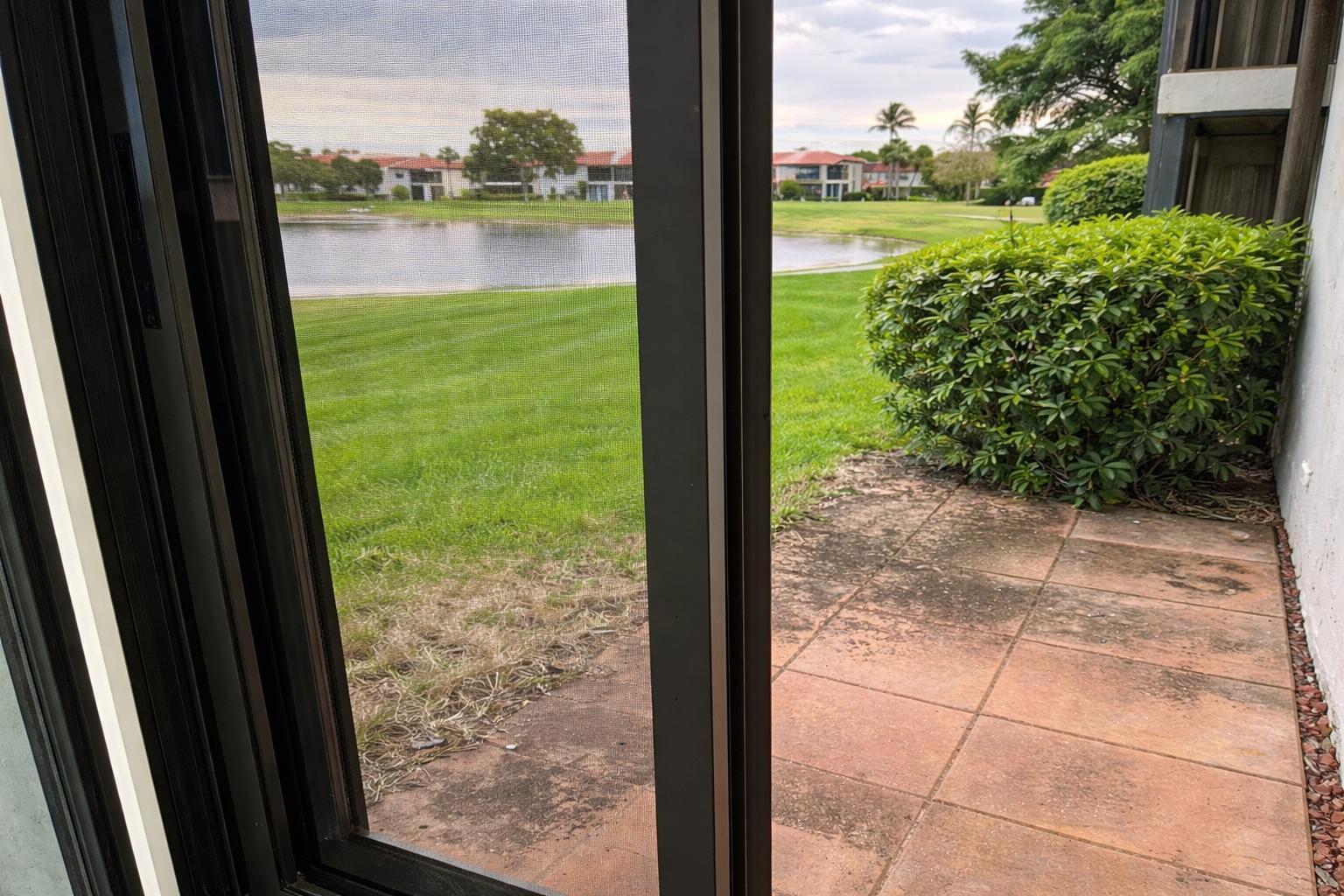 8305 Casa Del Lago #E, Boca Raton FL 33433