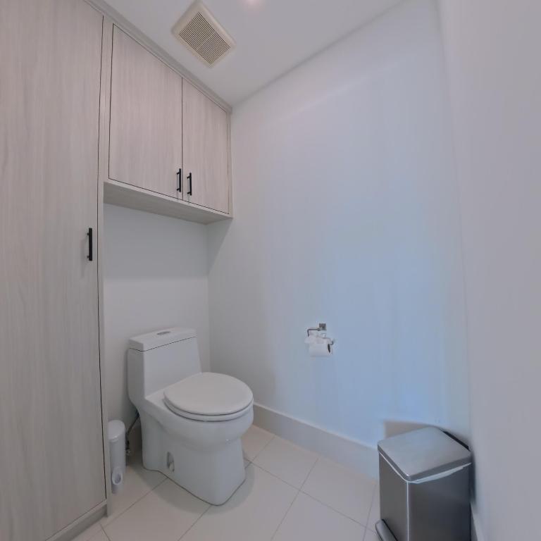650 NE 32nd #1601, Miami FL 33137