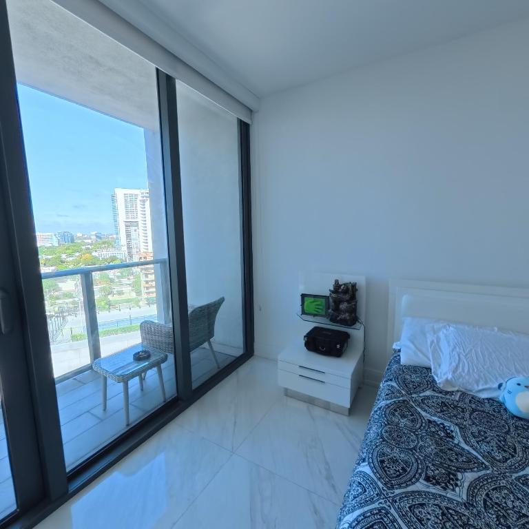 650 NE 32nd #1601, Miami FL 33137