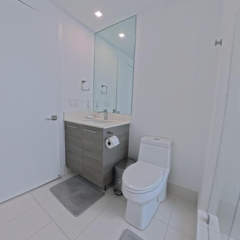 650 NE 32nd #1601, Miami FL 33137