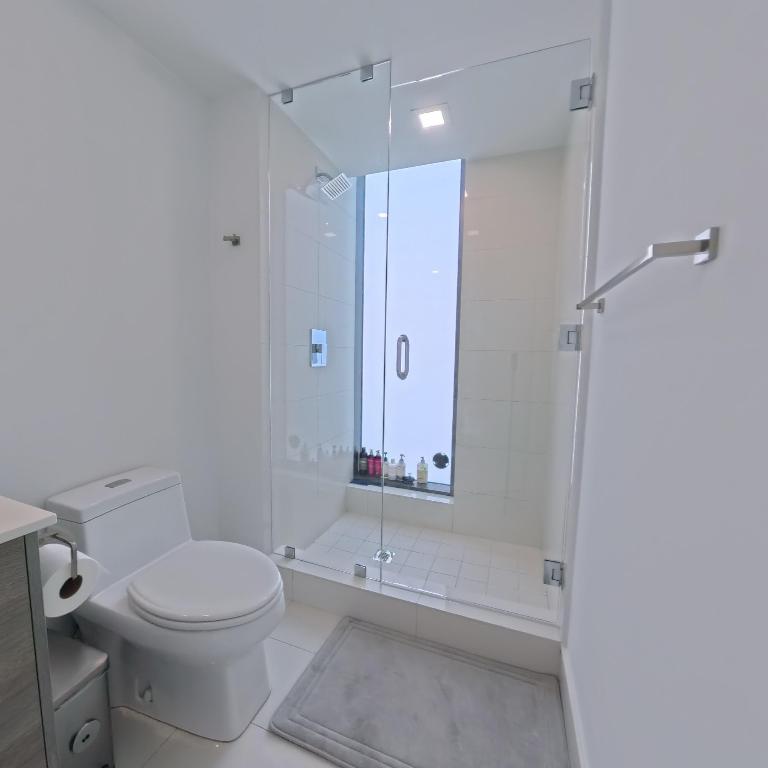 650 NE 32nd #1601, Miami FL 33137