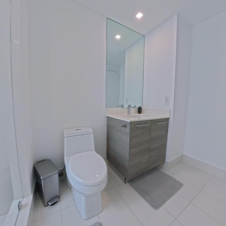 650 NE 32nd #1601, Miami FL 33137