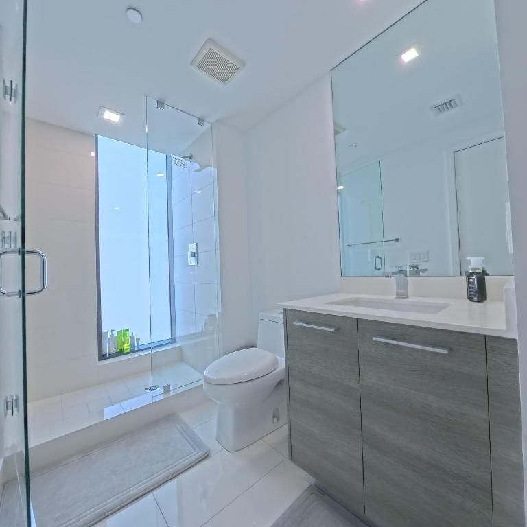 650 NE 32nd #1601, Miami FL 33137