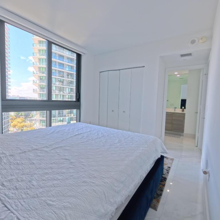 650 NE 32nd #1601, Miami FL 33137