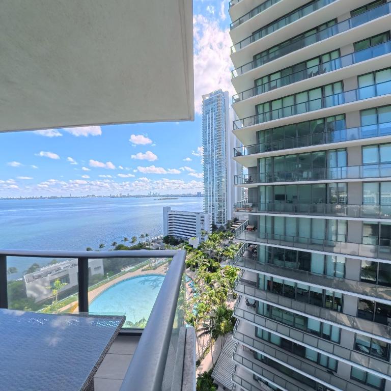 650 NE 32nd #1601, Miami FL 33137