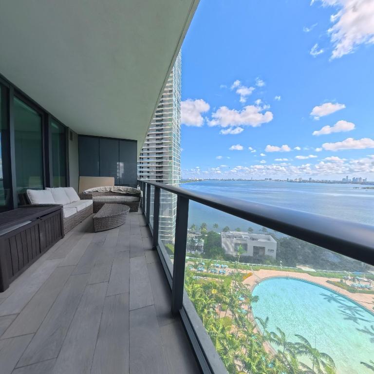 650 NE 32nd #1601, Miami FL 33137