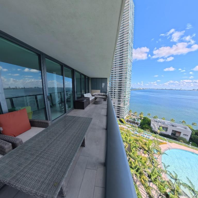 650 NE 32nd #1601, Miami FL 33137