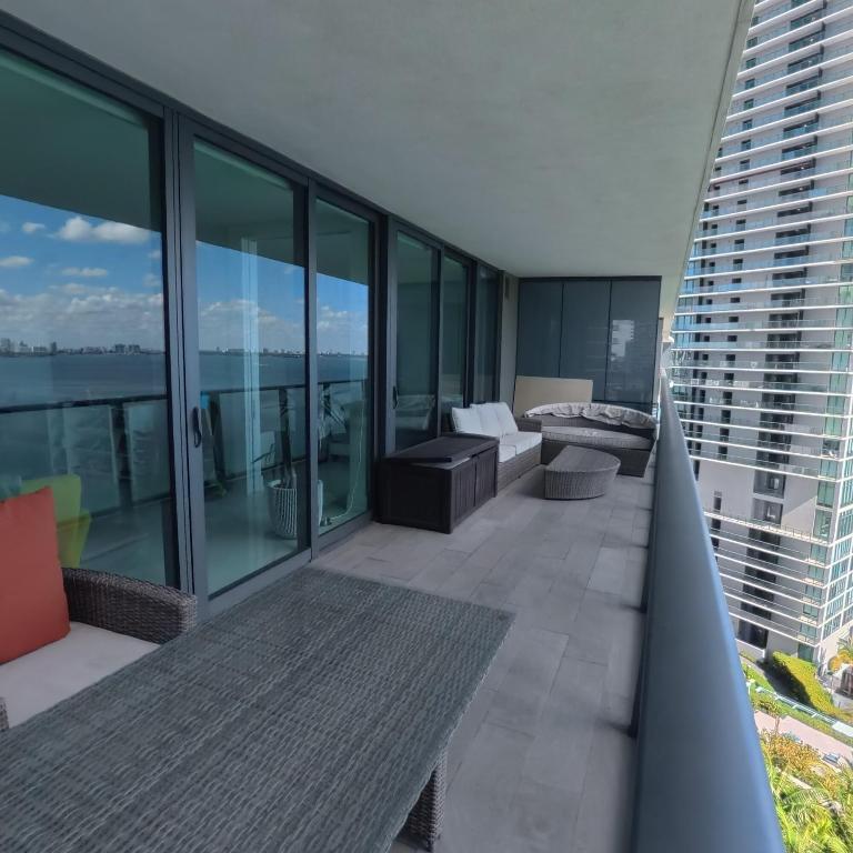 650 NE 32nd #1601, Miami FL 33137