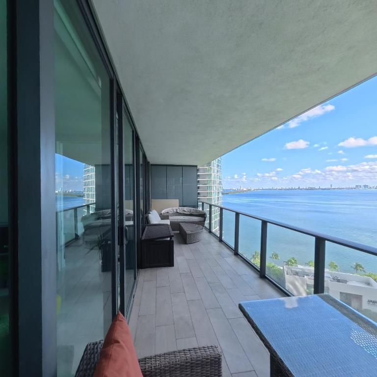 650 NE 32nd #1601, Miami FL 33137