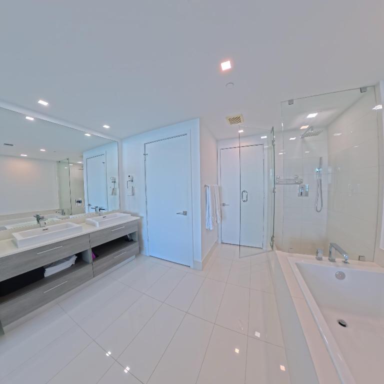 650 NE 32nd #1601, Miami FL 33137