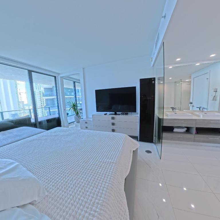 650 NE 32nd #1601, Miami FL 33137