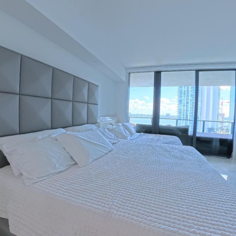 650 NE 32nd #1601, Miami FL 33137