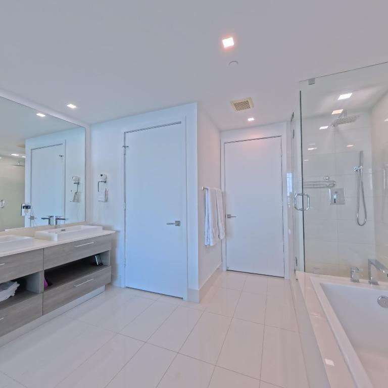 650 NE 32nd #1601, Miami FL 33137