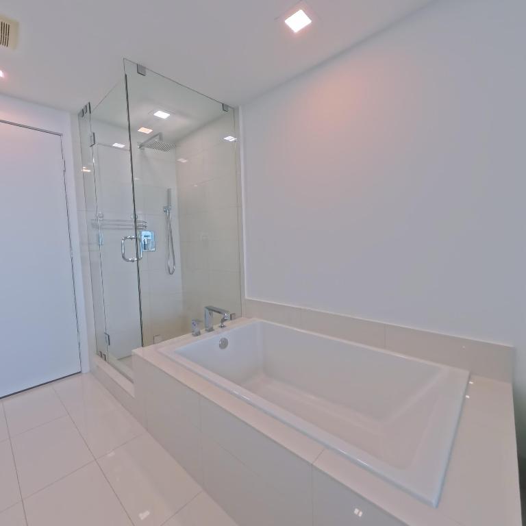 650 NE 32nd #1601, Miami FL 33137