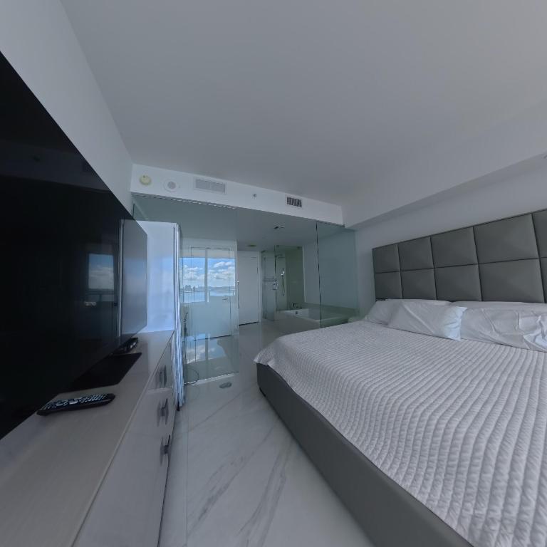 650 NE 32nd #1601, Miami FL 33137