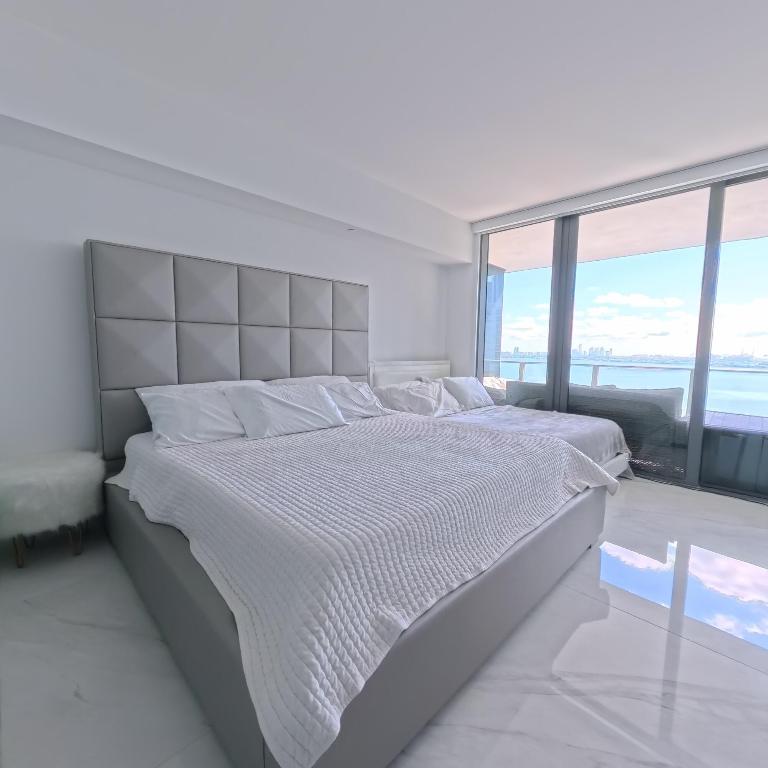 650 NE 32nd #1601, Miami FL 33137