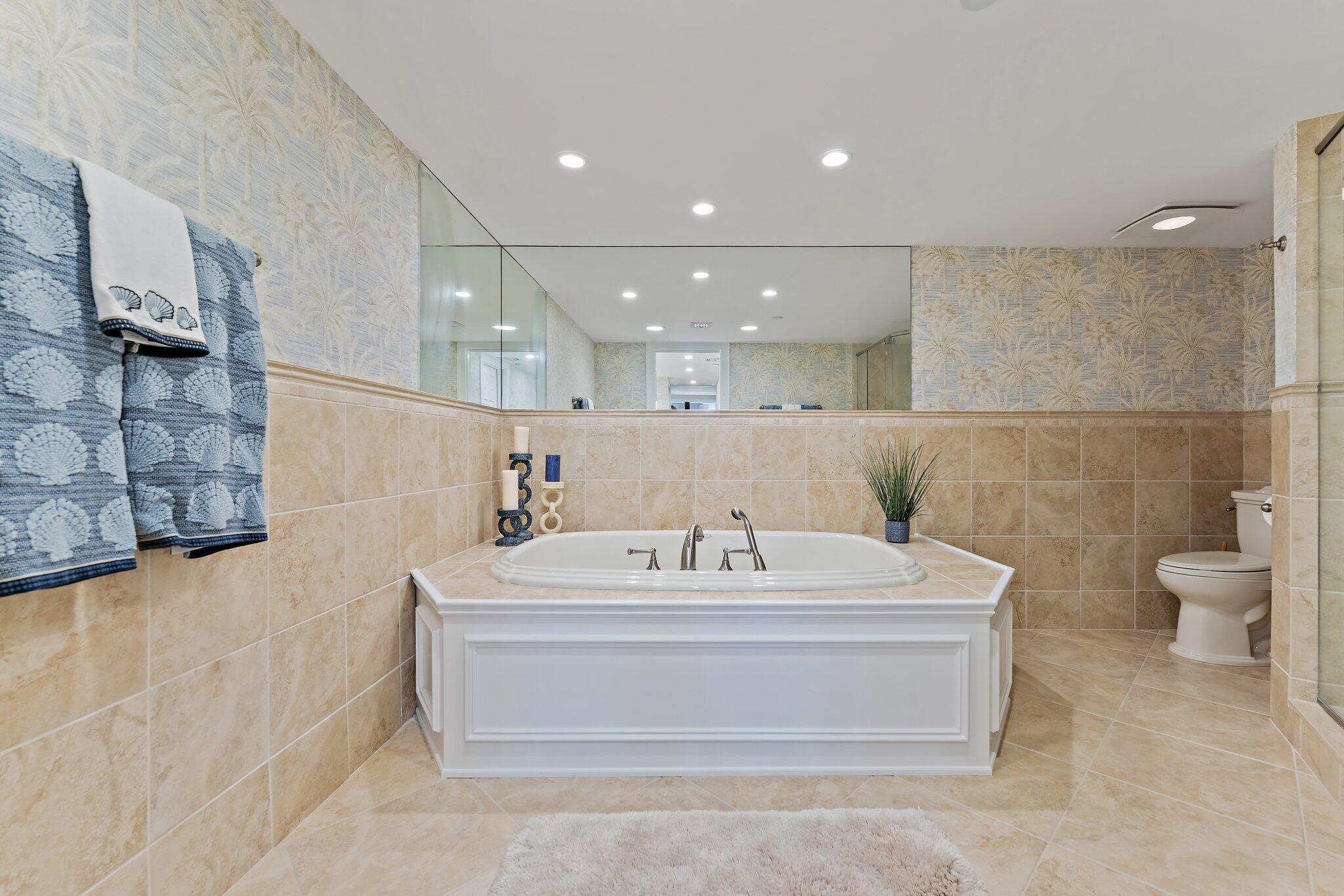 19670 Beach #B303, Jupiter FL 33469