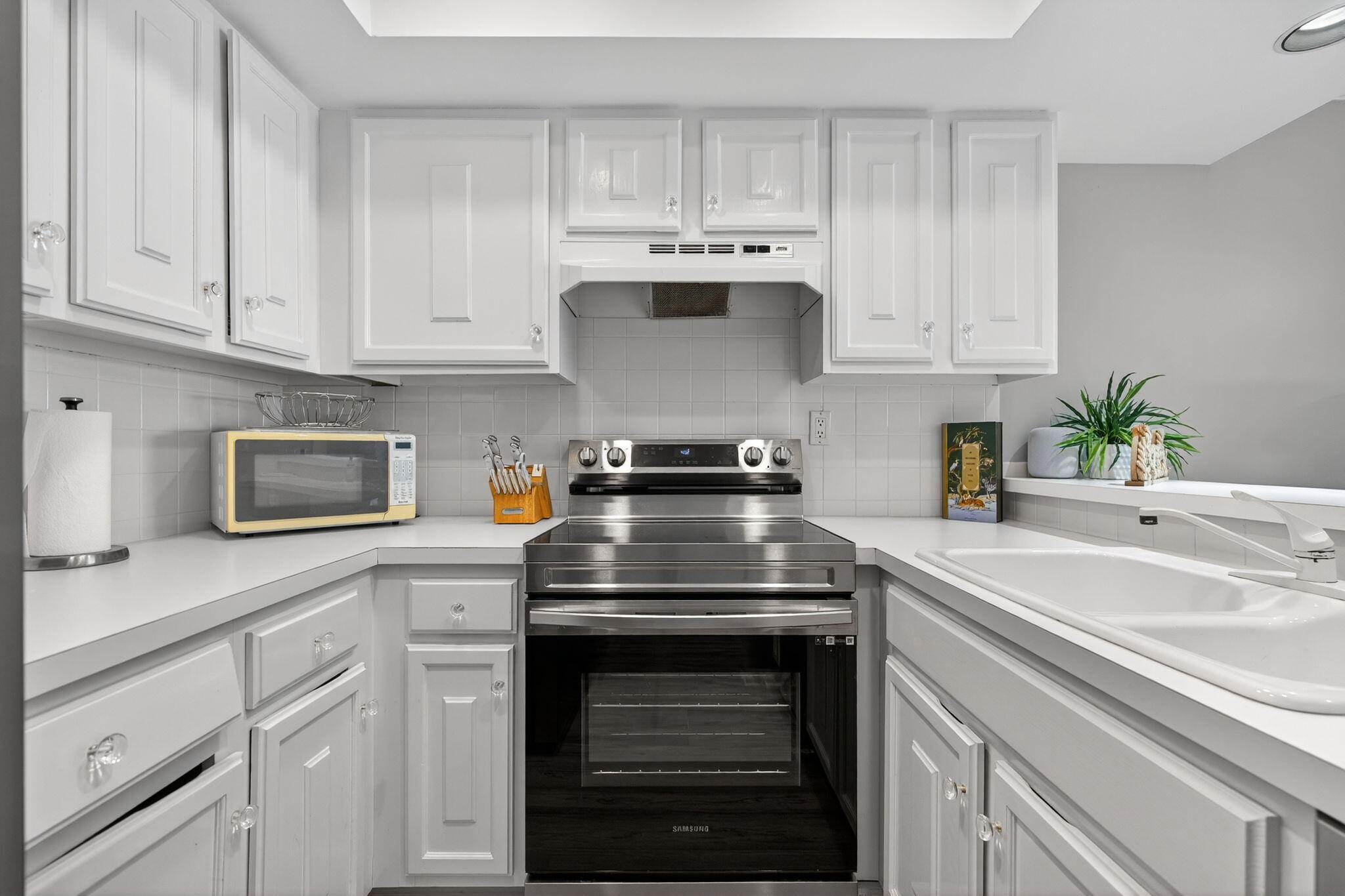 390 NE Edgewater #403, Stuart FL 34996
