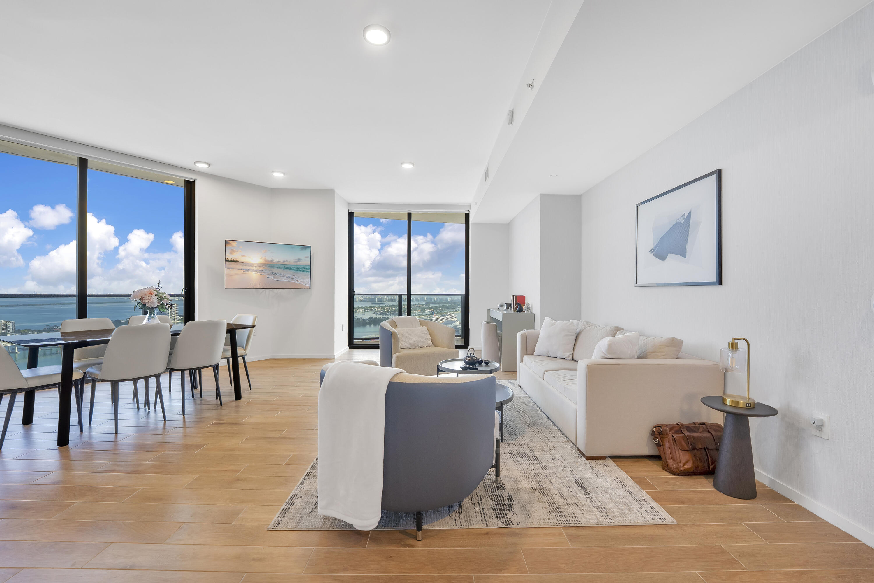 398 NE 5th #3709, Miami FL 33132