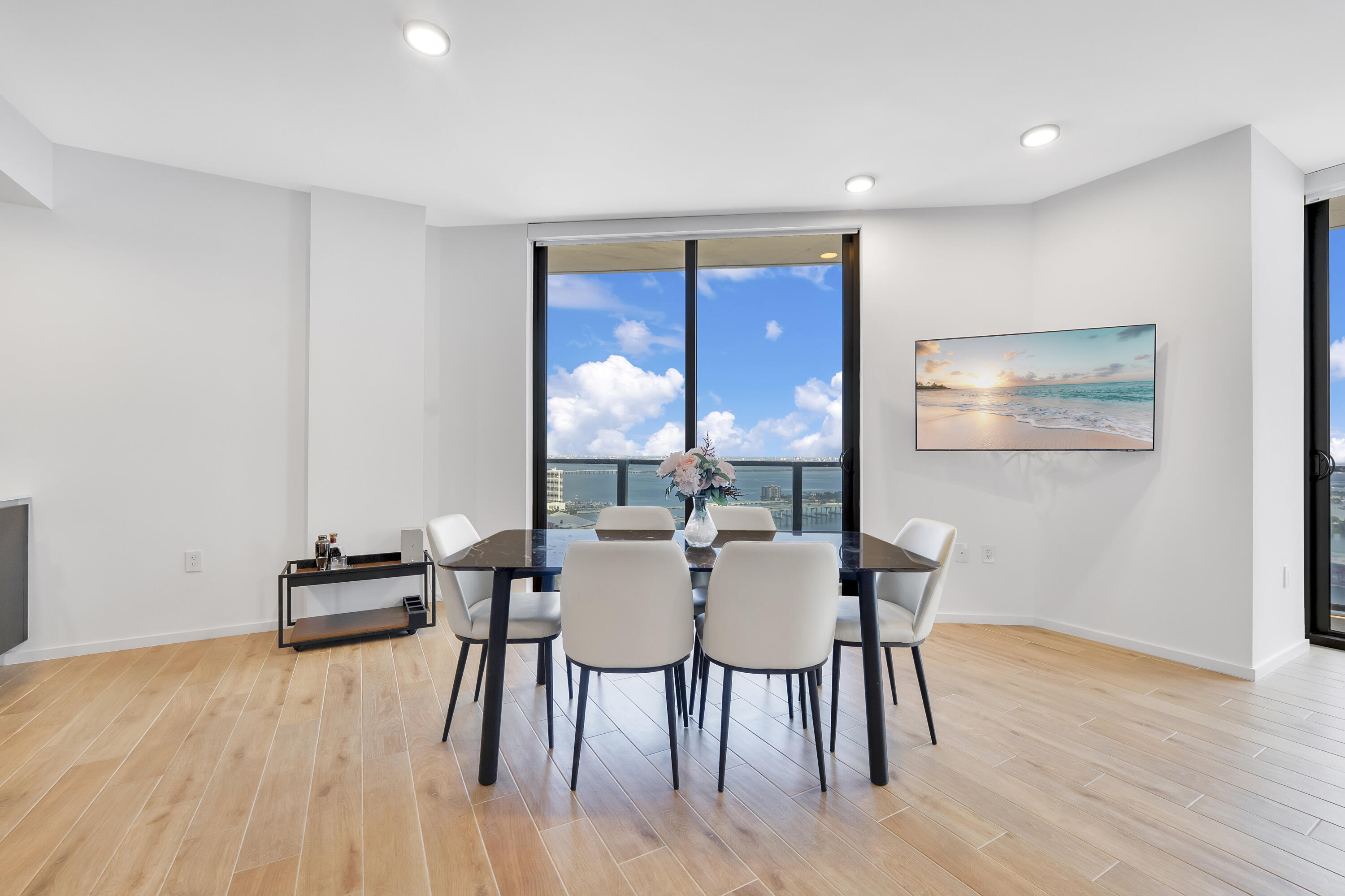 398 NE 5th #3709, Miami FL 33132