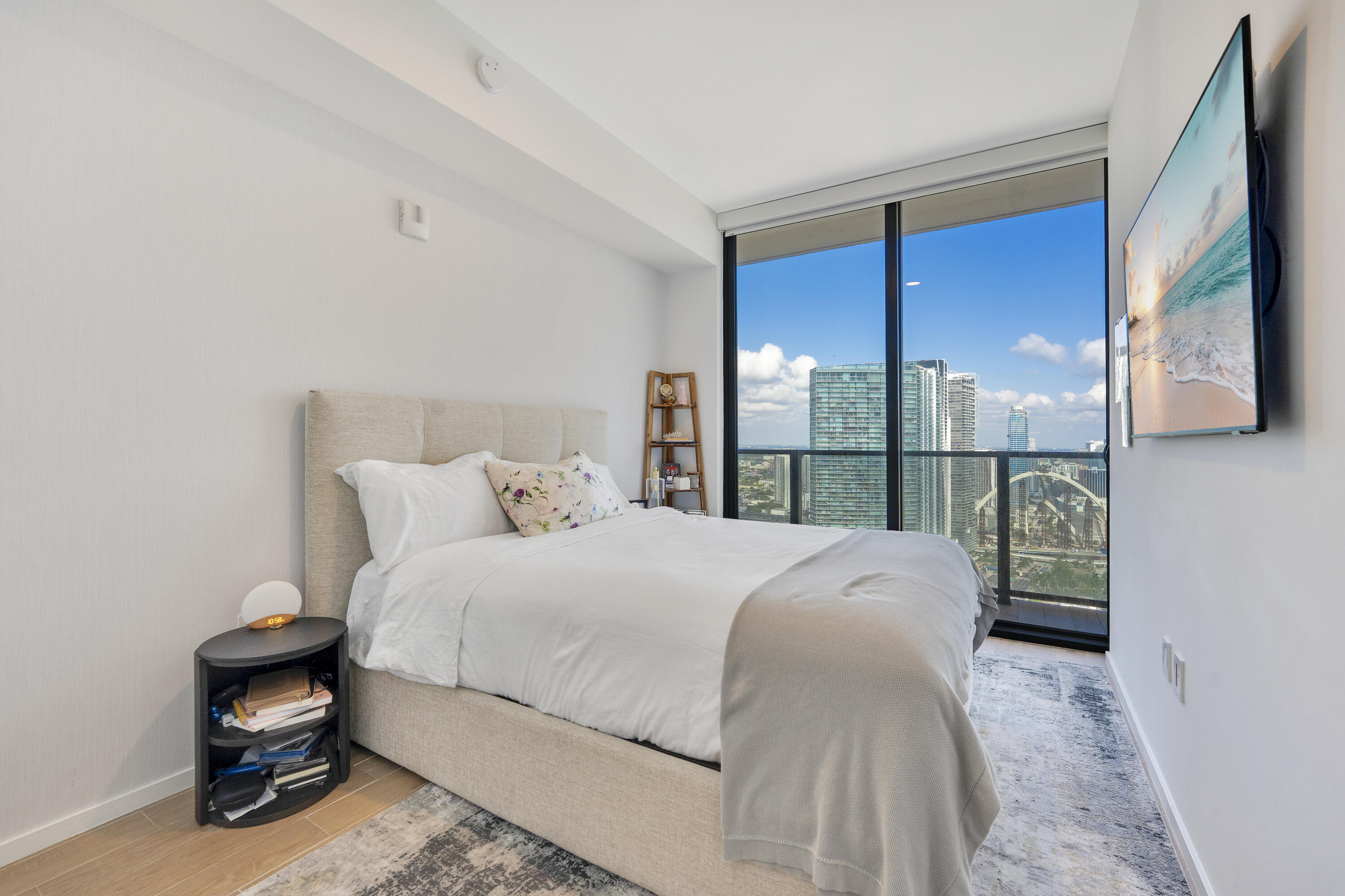 398 NE 5th #3709, Miami FL 33132