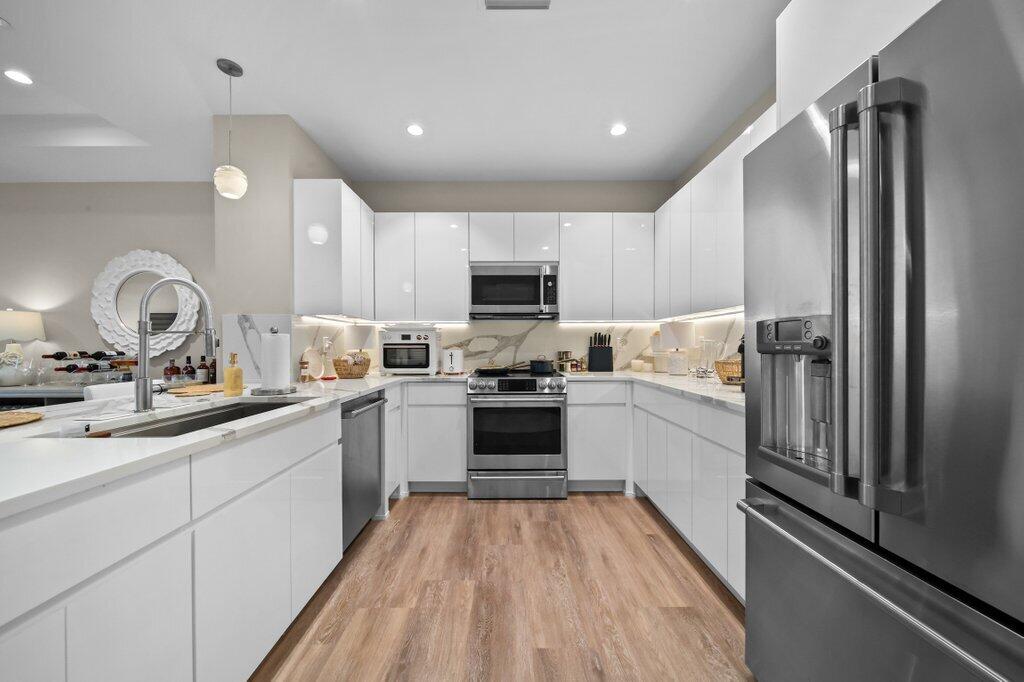 41 SW Seminole #205, Stuart FL 34994