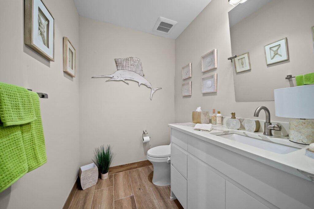 41 SW Seminole #205, Stuart FL 34994