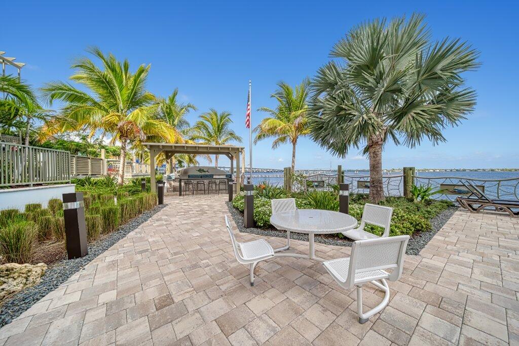 41 SW Seminole #205, Stuart FL 34994