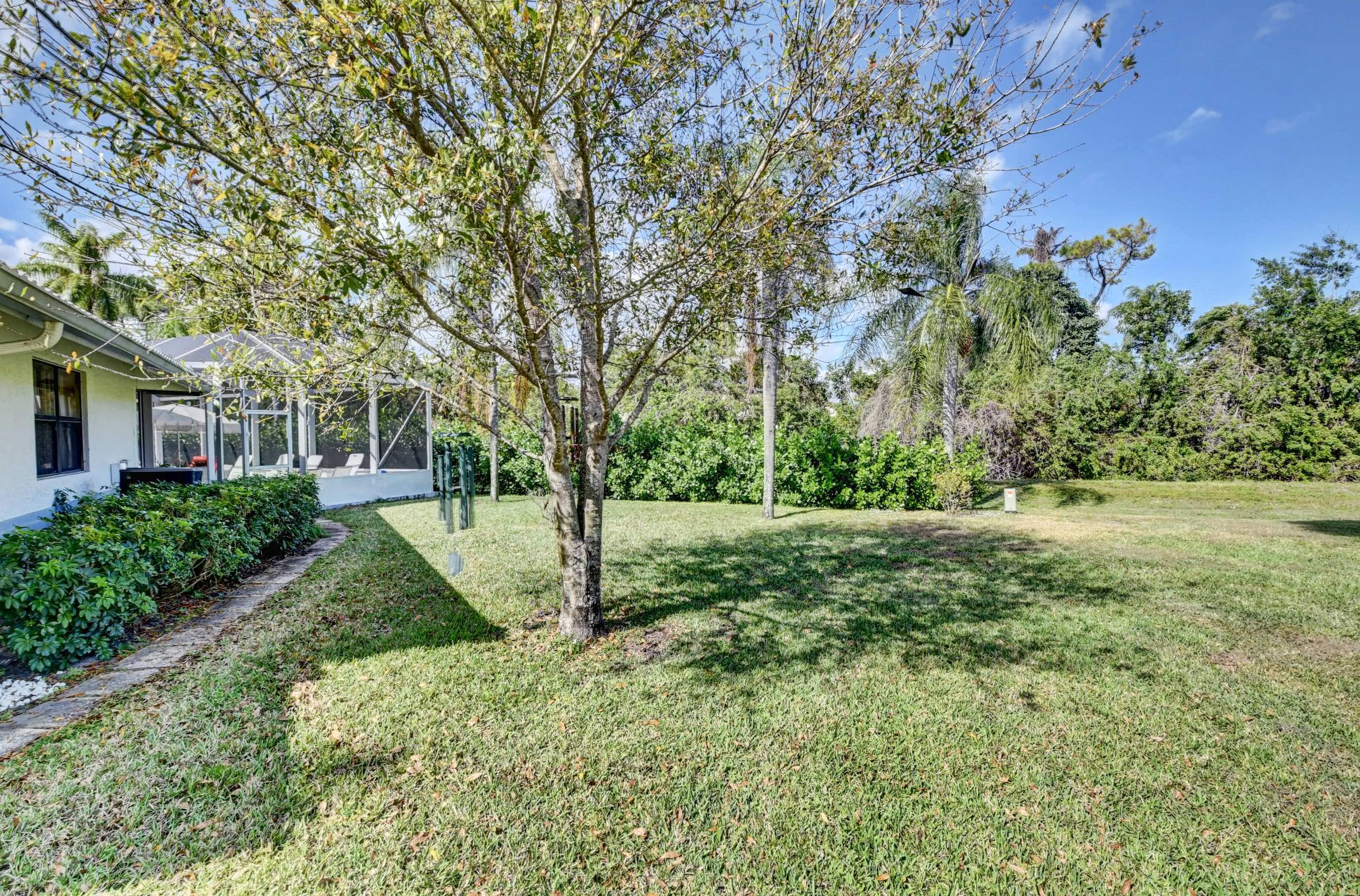 56 Northwoods, Boynton Beach FL 33436