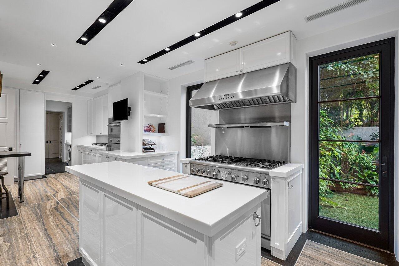12 Lagomar, Palm Beach FL 33480
