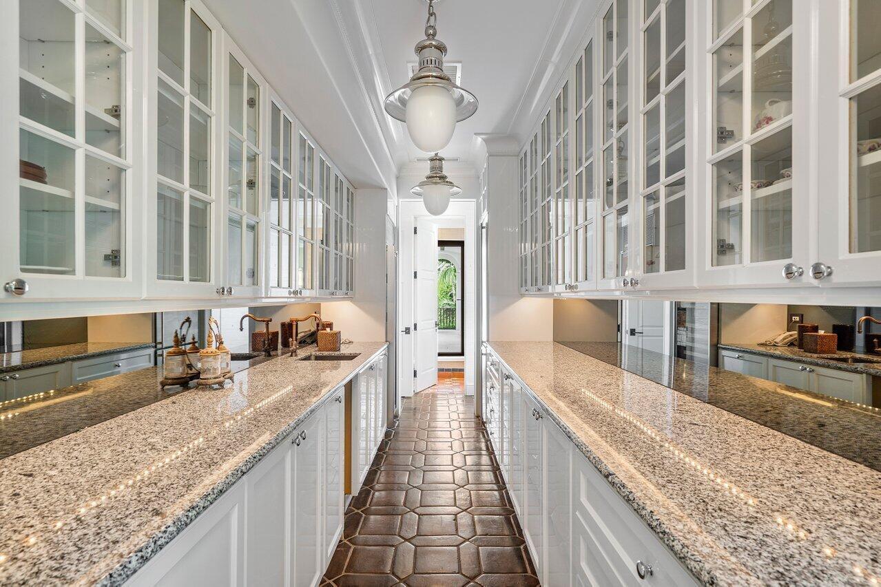 12 Lagomar, Palm Beach FL 33480