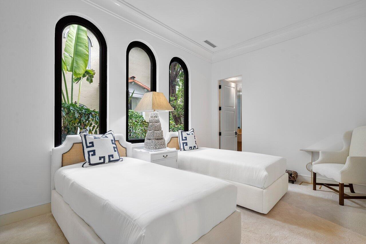 12 Lagomar, Palm Beach FL 33480