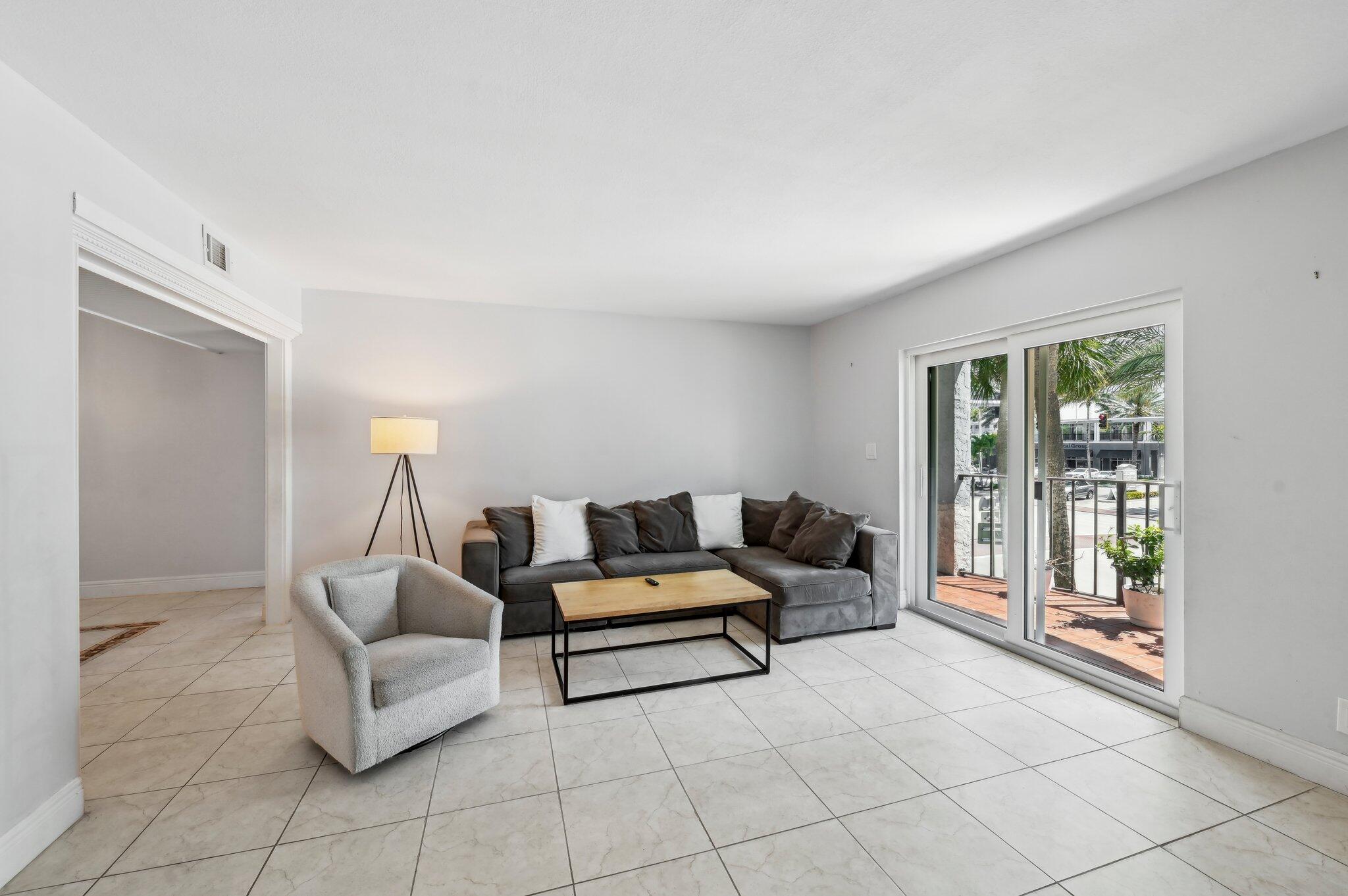 3909 N Ocean #215, Fort Lauderdale FL 33308