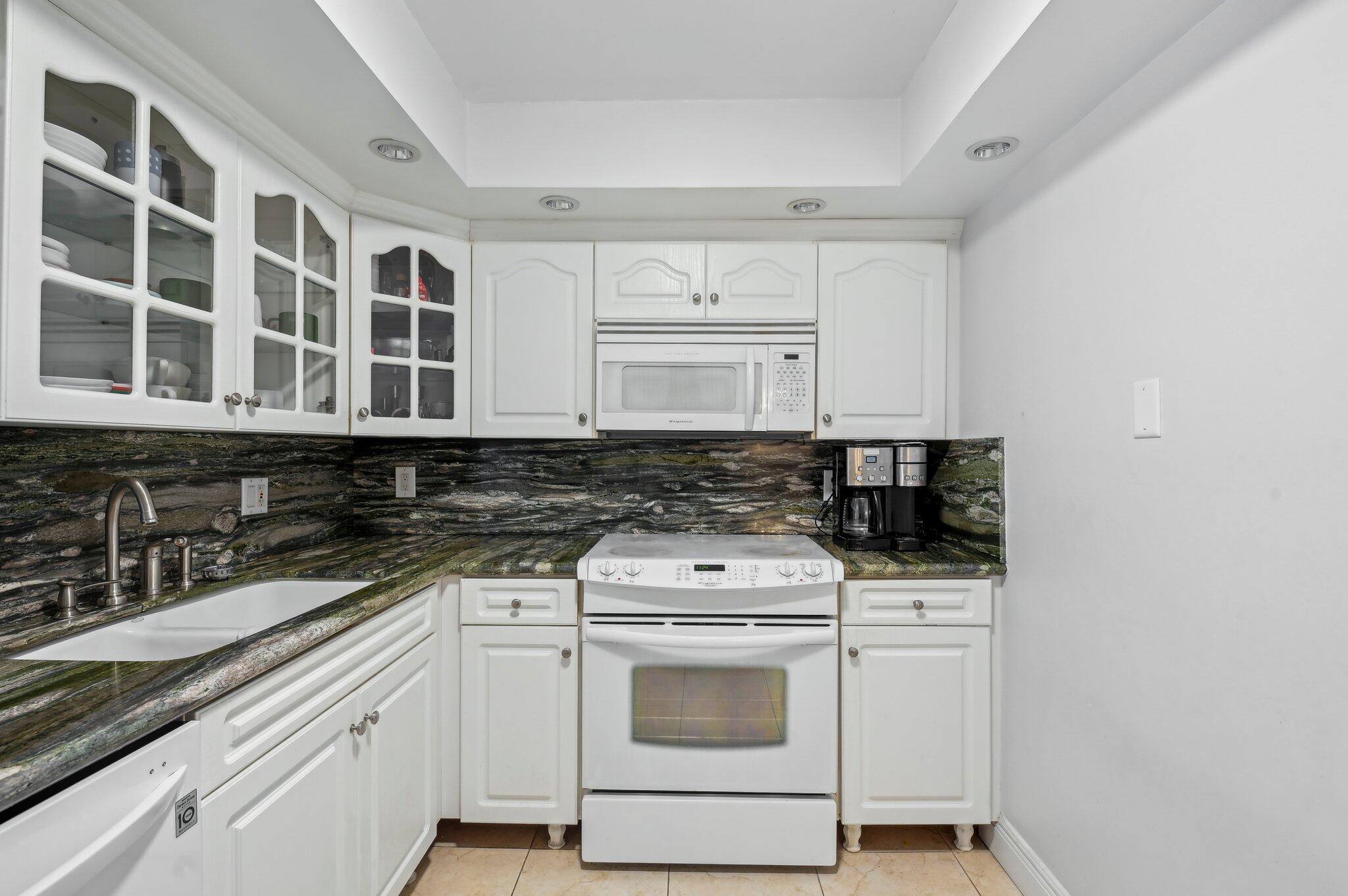 3909 N Ocean #215, Fort Lauderdale FL 33308