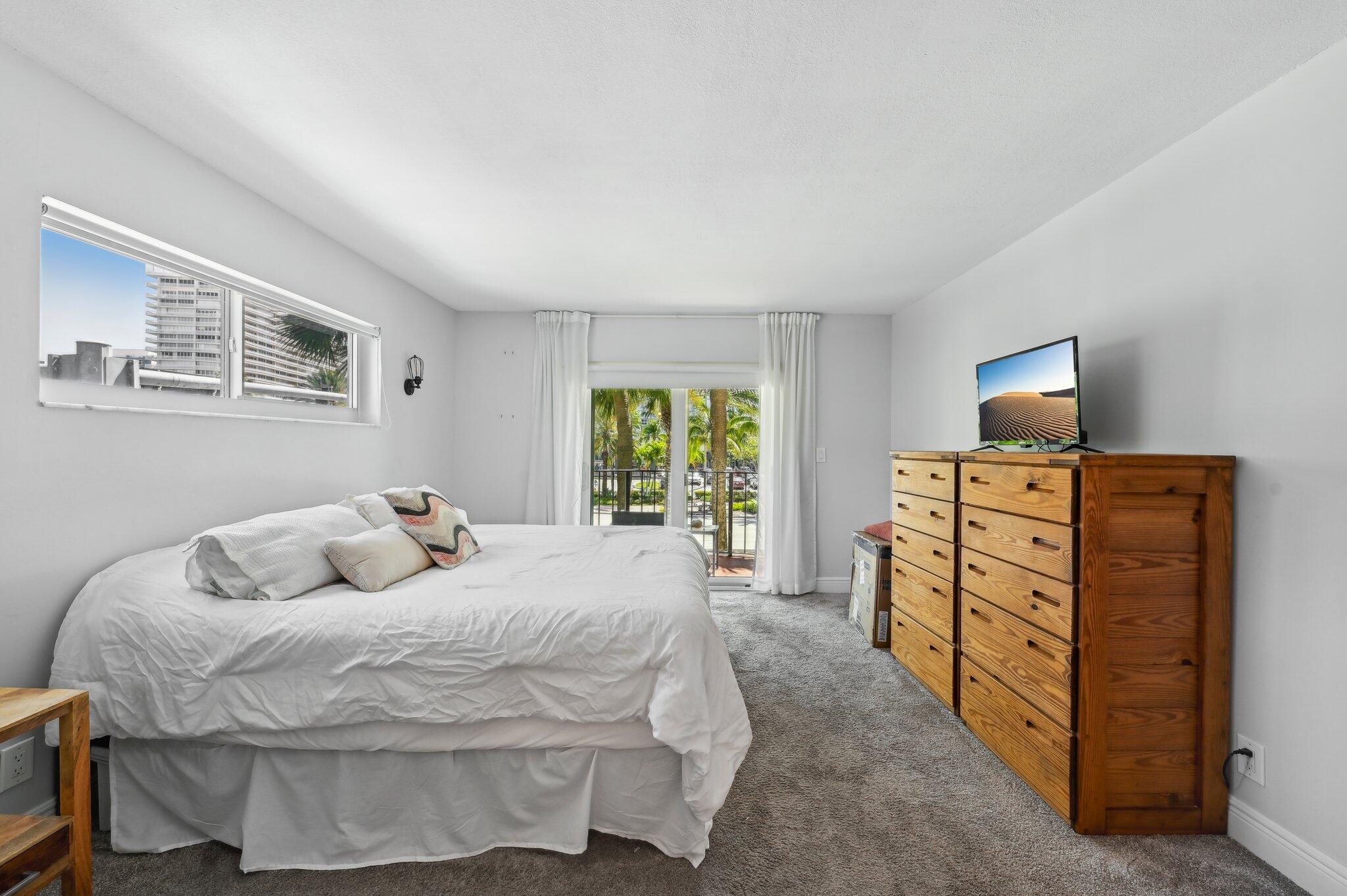 3909 N Ocean #215, Fort Lauderdale FL 33308