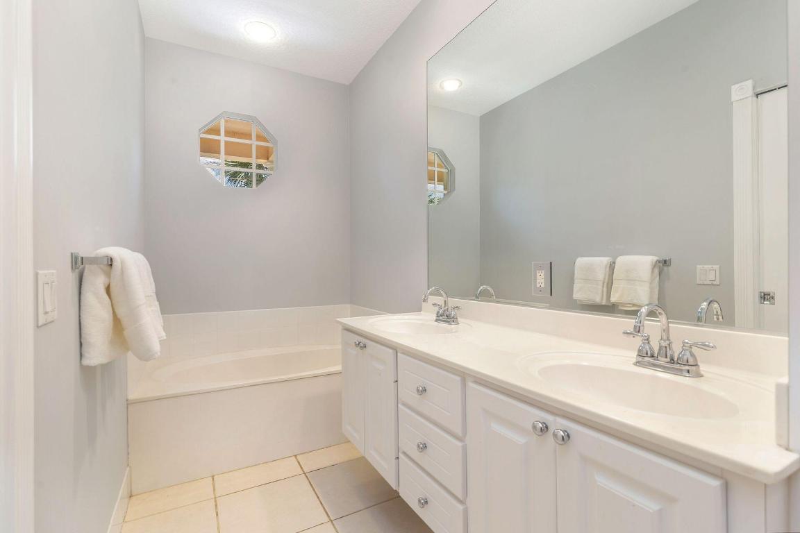 124 Ashley, Jupiter FL 33458