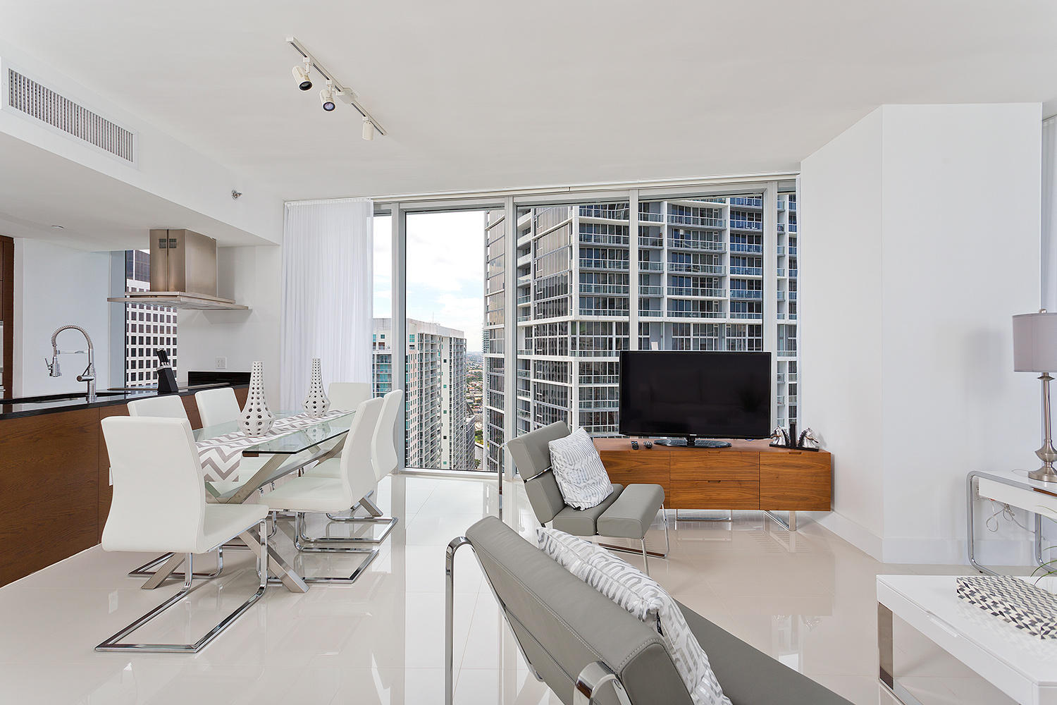 495 Brickell #4010, Miami FL 33131