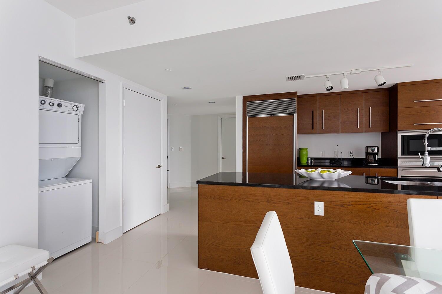 495 Brickell #4010, Miami FL 33131