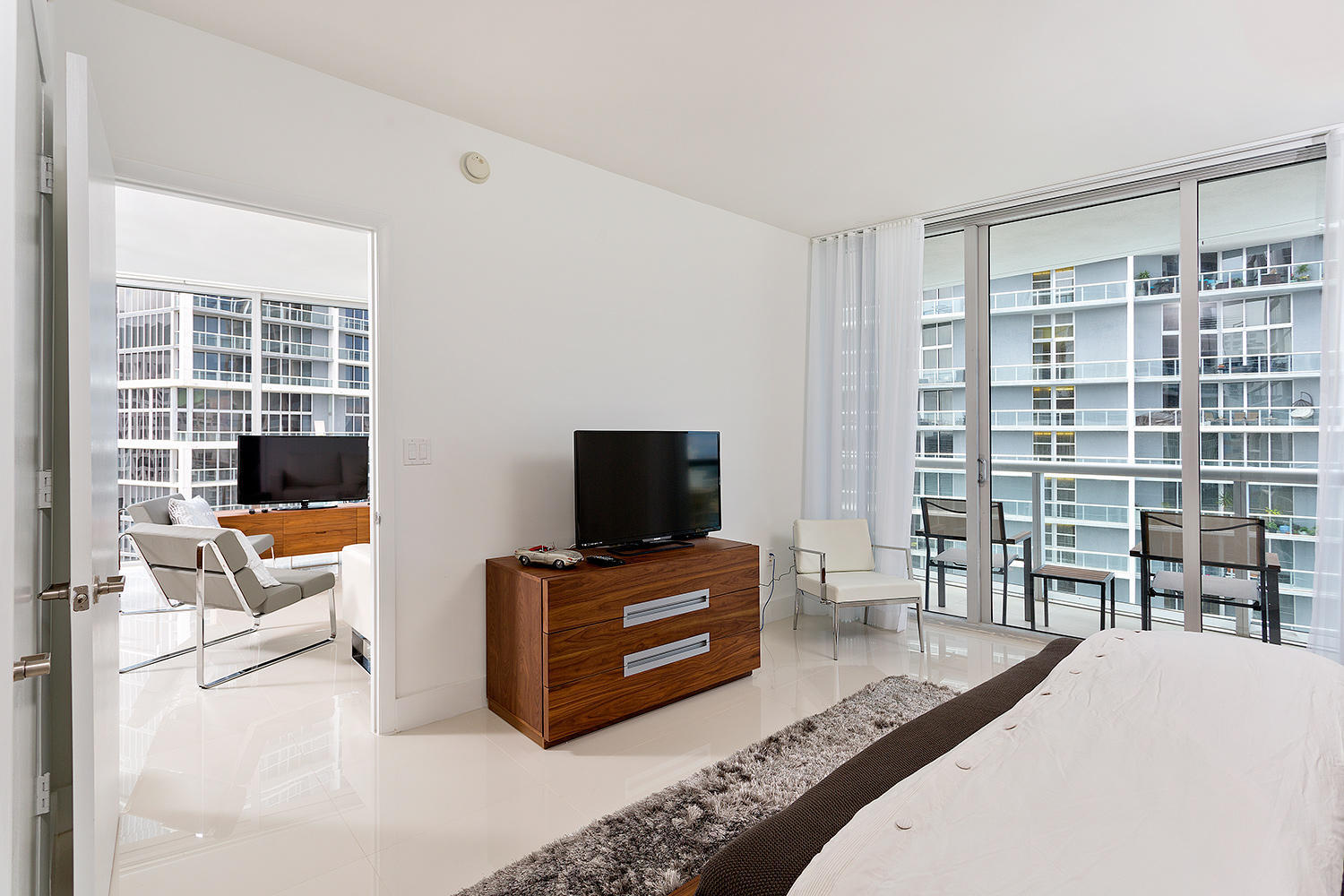 495 Brickell #4010, Miami FL 33131