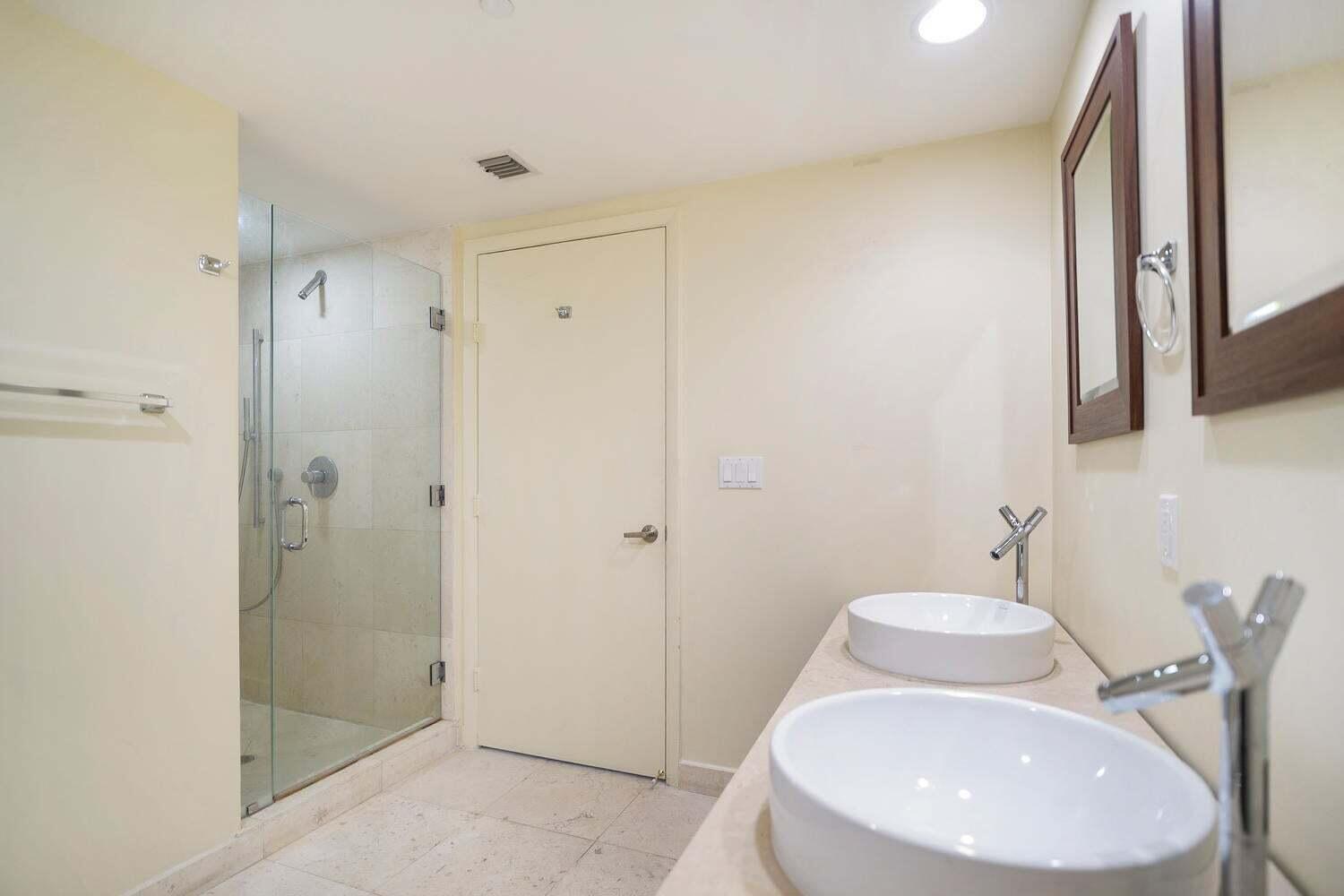 495 Brickell Avenue #4206, Miami FL 33131