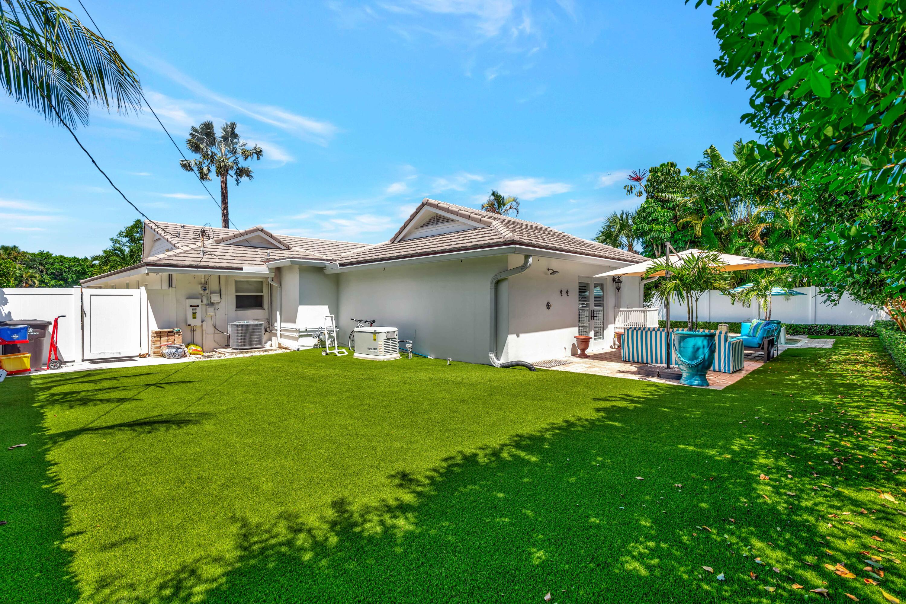 136 Worth, West Palm Beach FL 33405