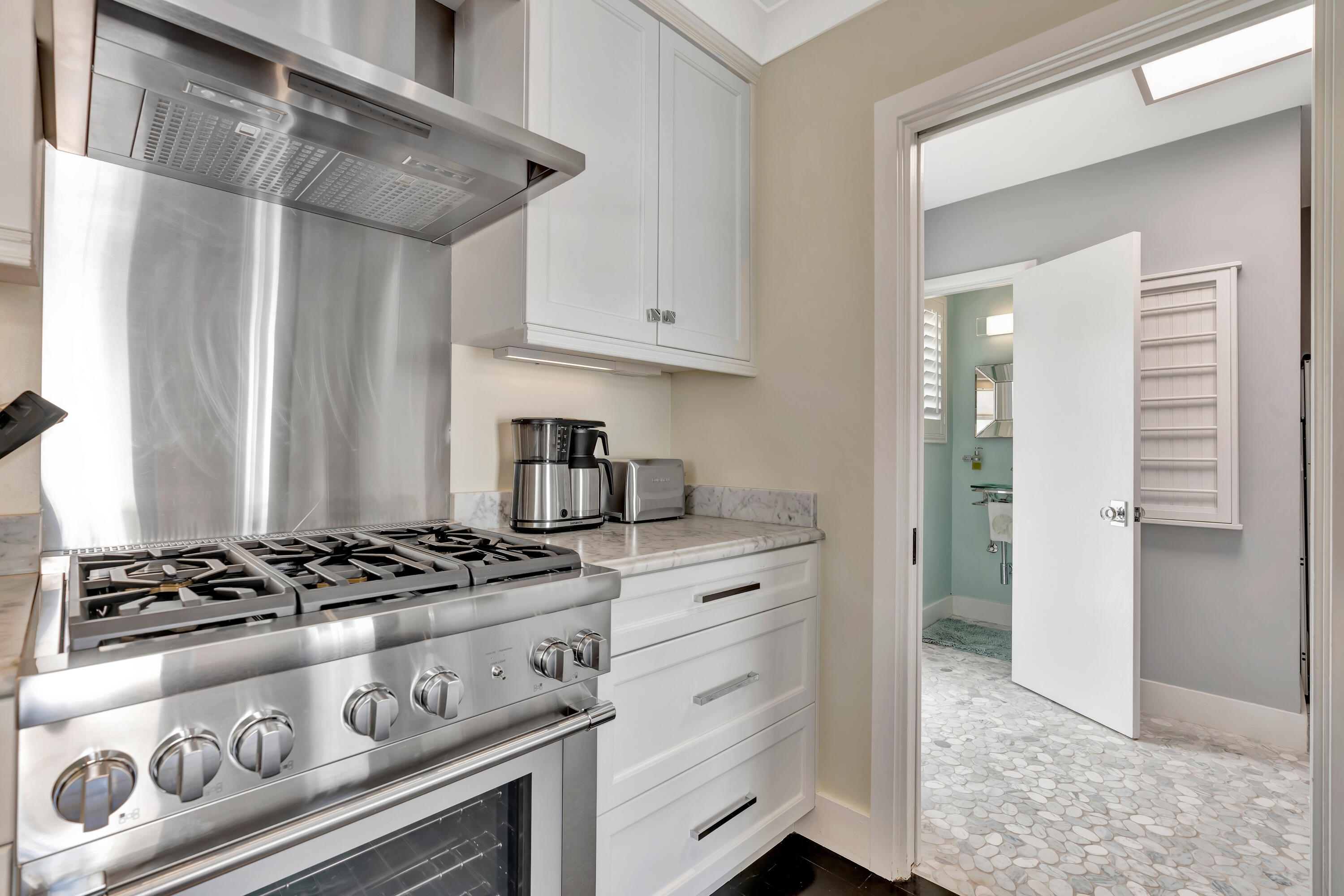 136 Worth, West Palm Beach FL 33405