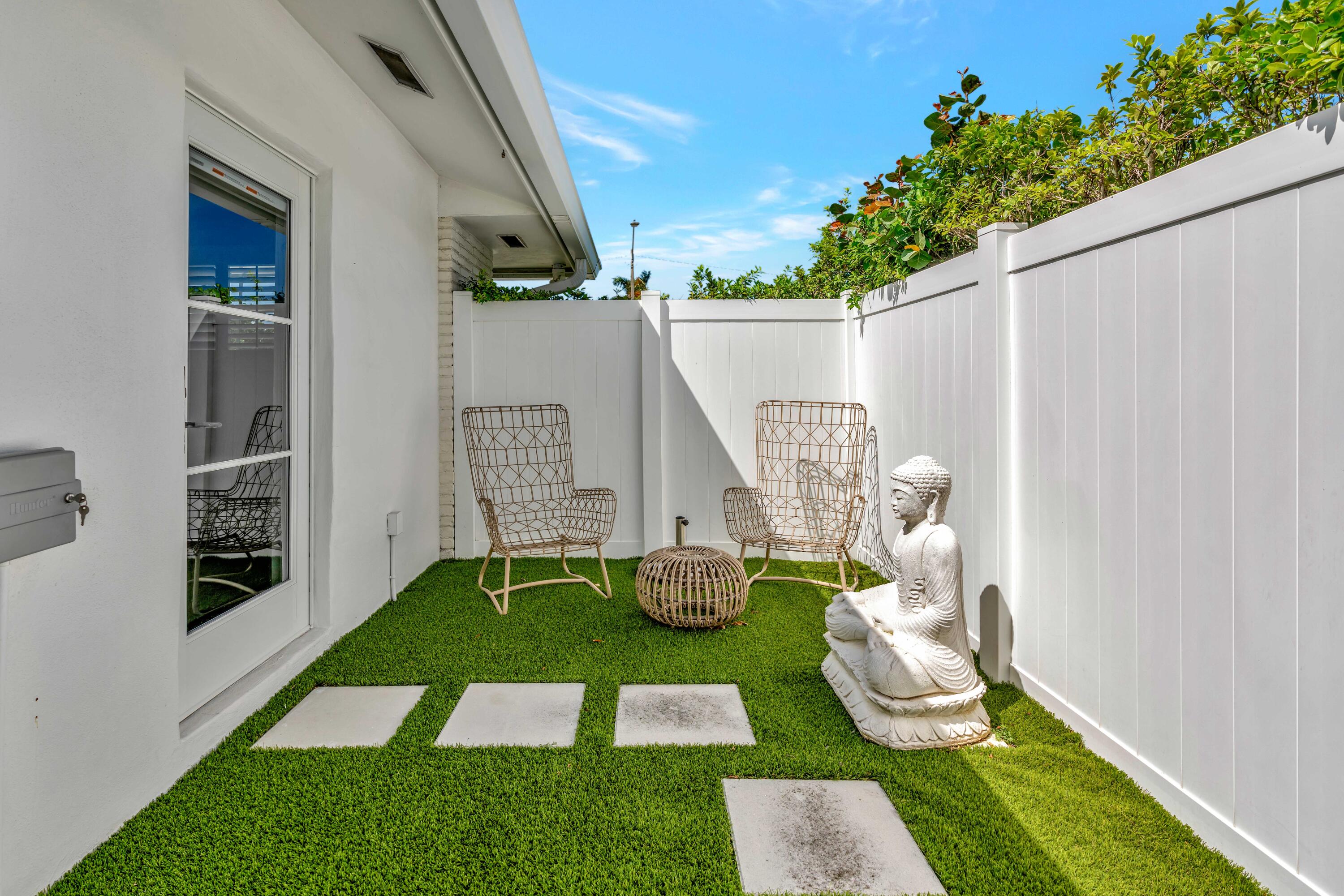 136 Worth, West Palm Beach FL 33405