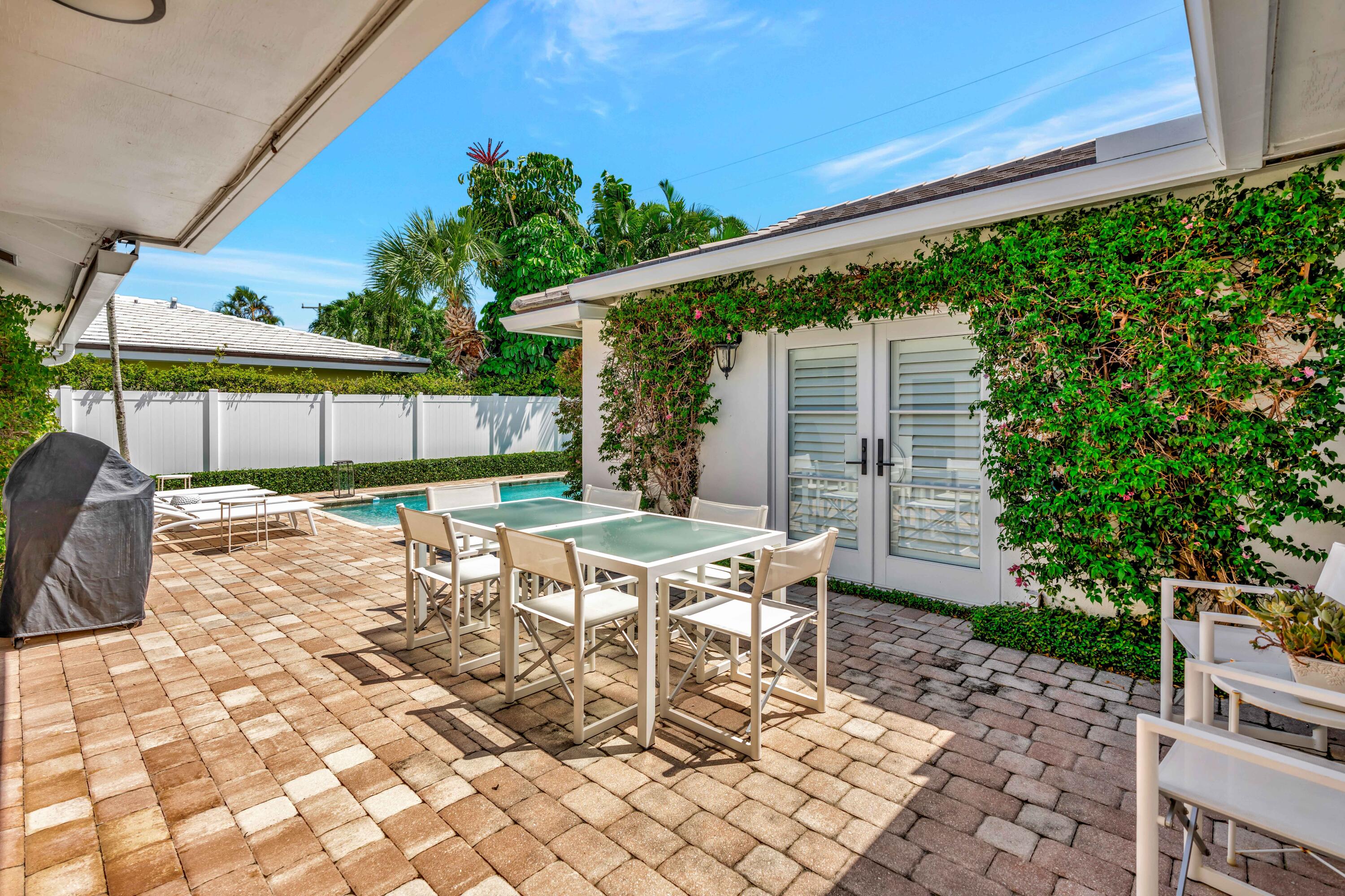 136 Worth, West Palm Beach FL 33405